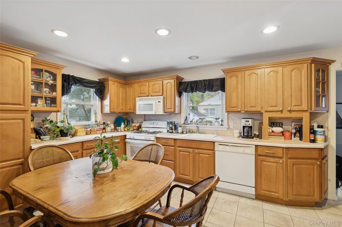 House in Rocky Point, New York, United States 4 - 17727716