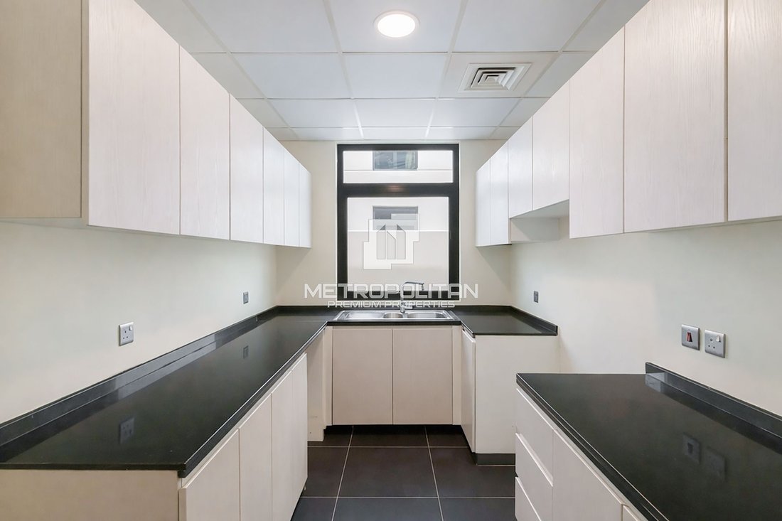 Townhouse in Damac Hills 2, Dubai, United Arab Emirates 4 - 17727284