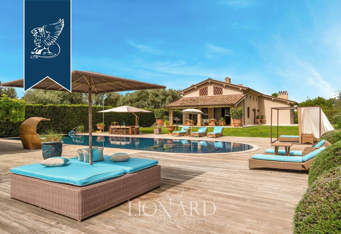 Villa in Pietrasanta, Tuscany, Italy 2 - 17730852