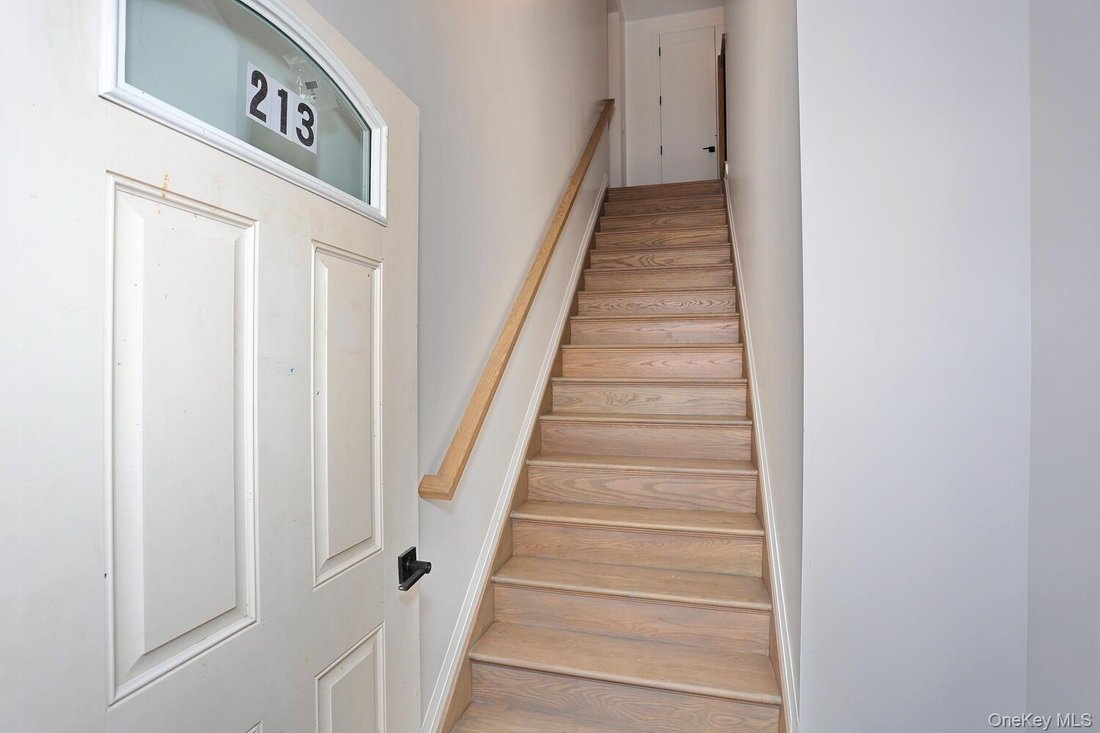 Condo in Spring Valley, New York, United States 3 - 17728459