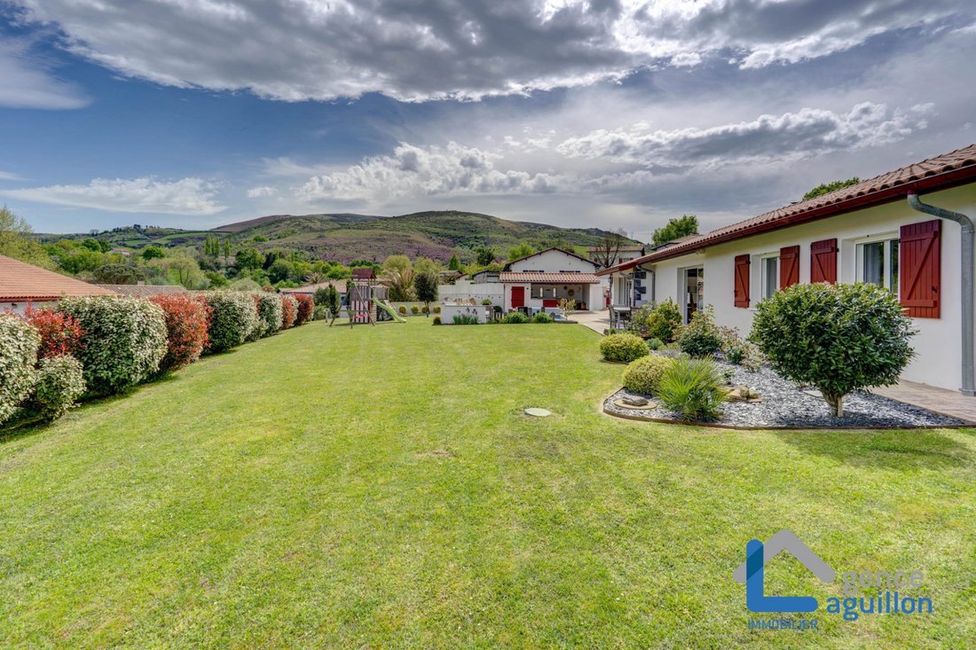 Villa in Mendi-Choko-Karrikatxar-Olhette, Urrugne, France 4 - 17622477
