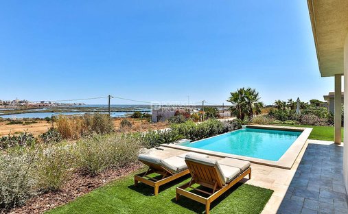 Villa in Faro (Se und Sao Pedro), Algarve, Portugal 1