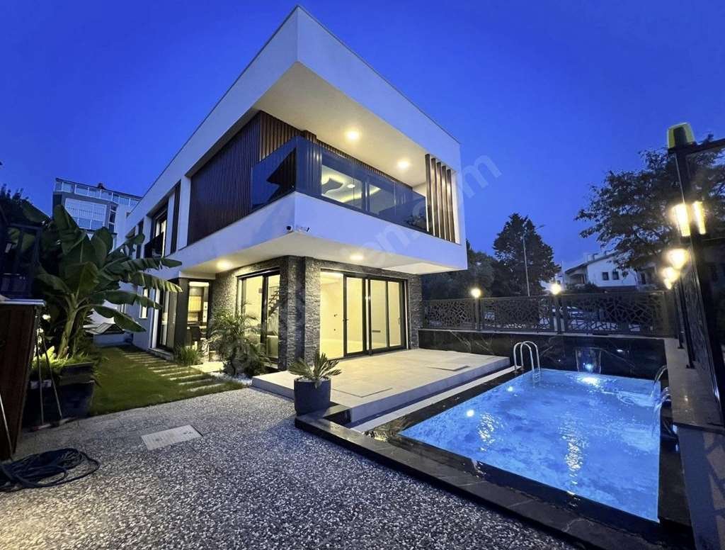 Villa in Kuşadası, Aydın, Turkey 1 - 17727289