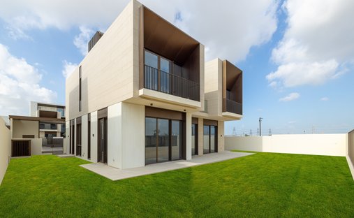 Villa in Hadaeq Sheikh Mohammed Bin Rashid, Dubai, United Arab Emirates 1