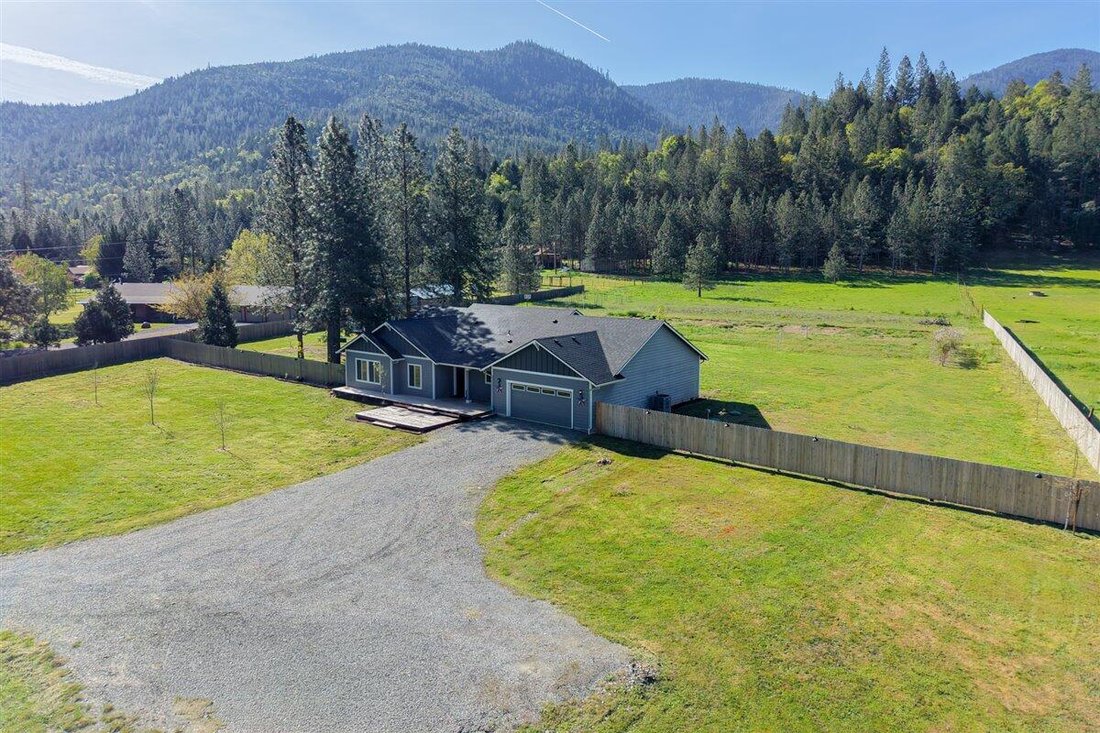 House in Grants Pass, Oregon, United States 3 - 17726698