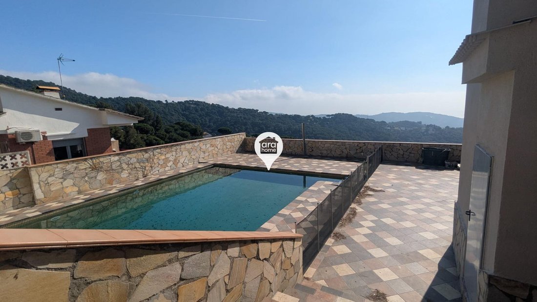 Villa in Sant Cebria de Vallalta, Catalonia, Spain 1 - 17283339