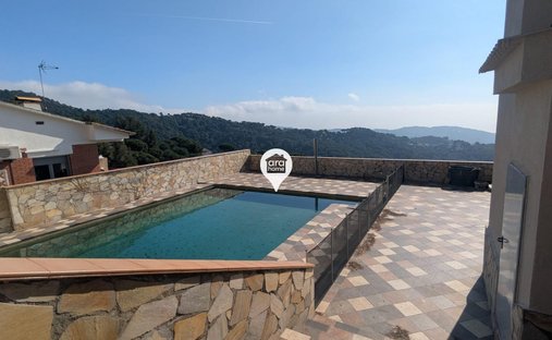 Villa in Sant Cebria de Vallalta, Catalonia, Spain 1