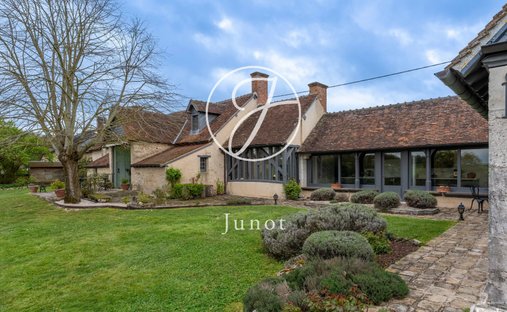 House in Arrondissement of Vendôme, Centre-Val de Loire, France 1