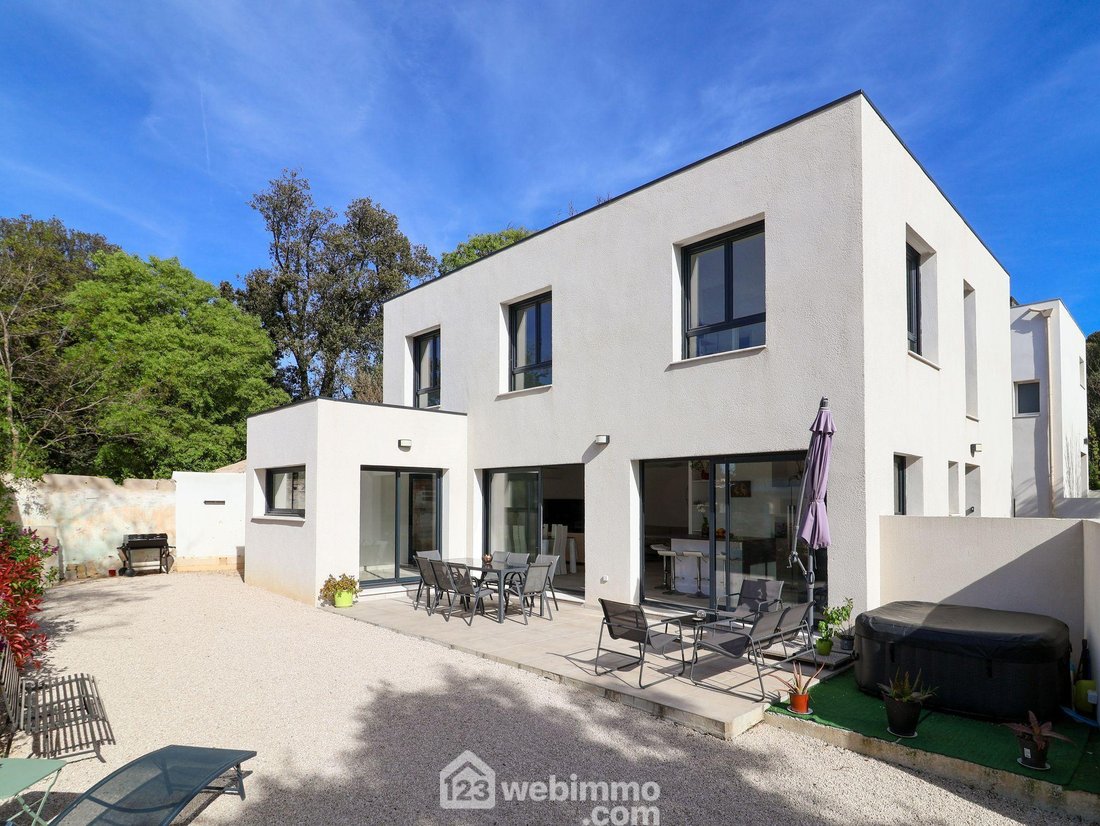 Villa in Mazargues, Marseille, Provence-Alpes-Côte d'Azur 1 - 17730805