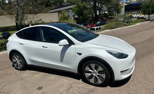 2021 Tesla Model Y Long Range Sport Utility 4D in Houston, TX, United States 1