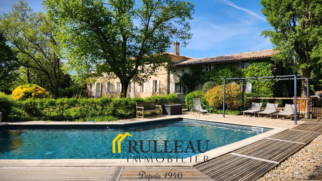 Estate in Nord Est, Saint-André-de-Cubzac, France 1 - 17730221