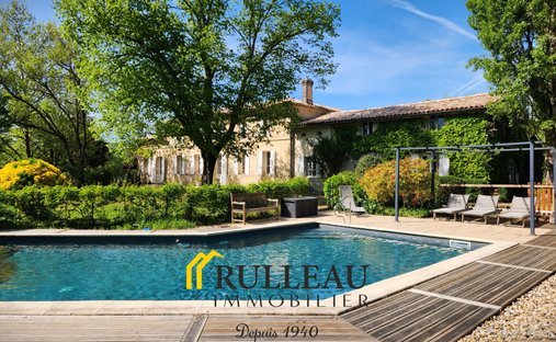 Estate in Nord Est, Saint-André-de-Cubzac, France 1