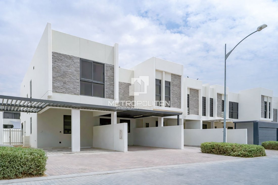 Townhouse in Damac Hills 2, Dubai, United Arab Emirates 1 - 17727284