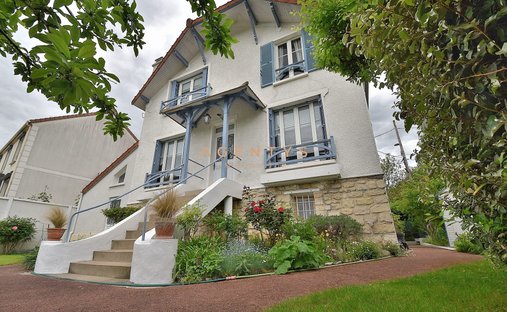 House in Chennevieres-sur-Marne, Ile-de-France, France 1