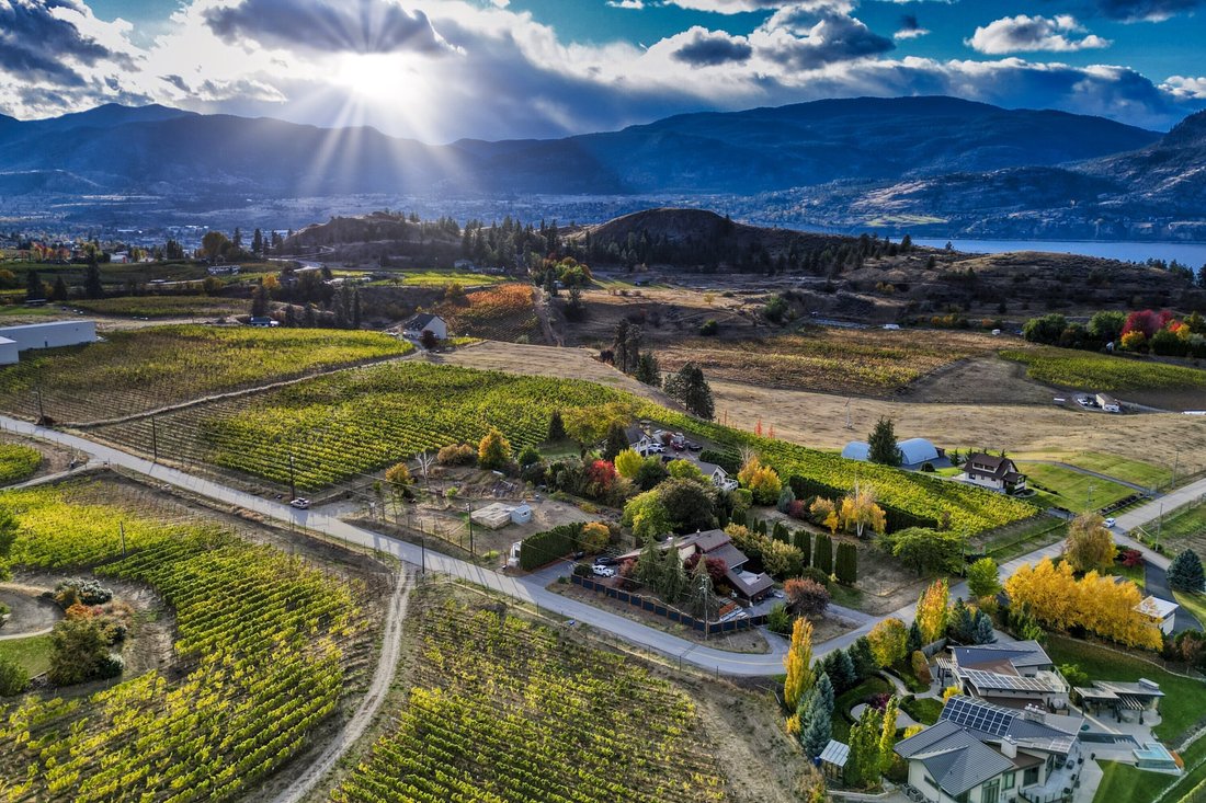 Penticton, British Columbia, Canada 1 - 17727616