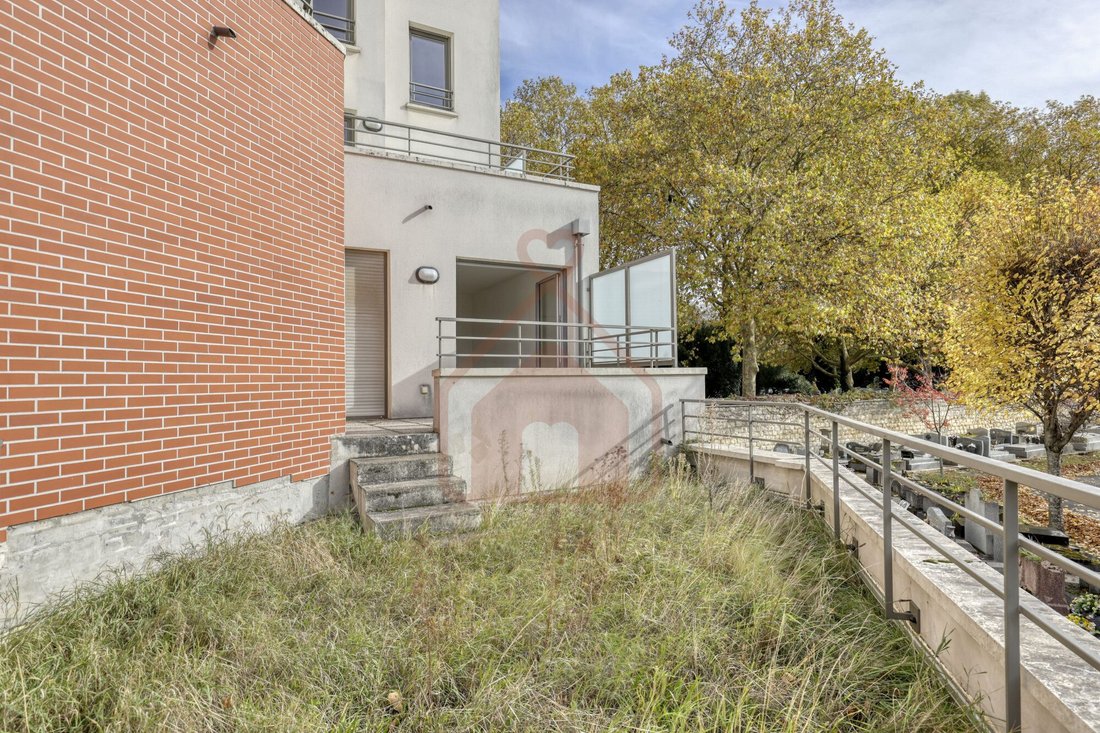 Apartment in Barnufles, Le Kremlin-Bicetre, France 2 - 17732279