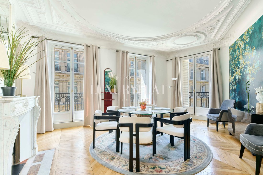 Apartment in Triangle d'Or, Paris 8e Arrondissement, Paris 4 - 17727412