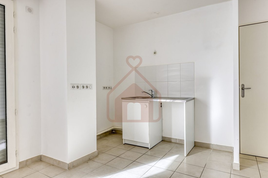 Apartment in Barnufles, Le Kremlin-Bicetre, France 4 - 17732279