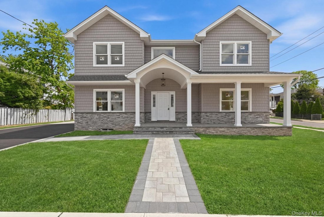 House in Elmont, New York, United States 1 - 17726649