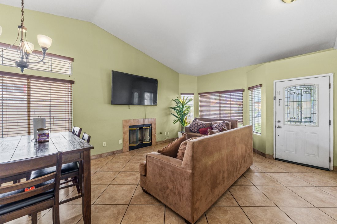 House in Fontana, California, United States 5 - 17728884