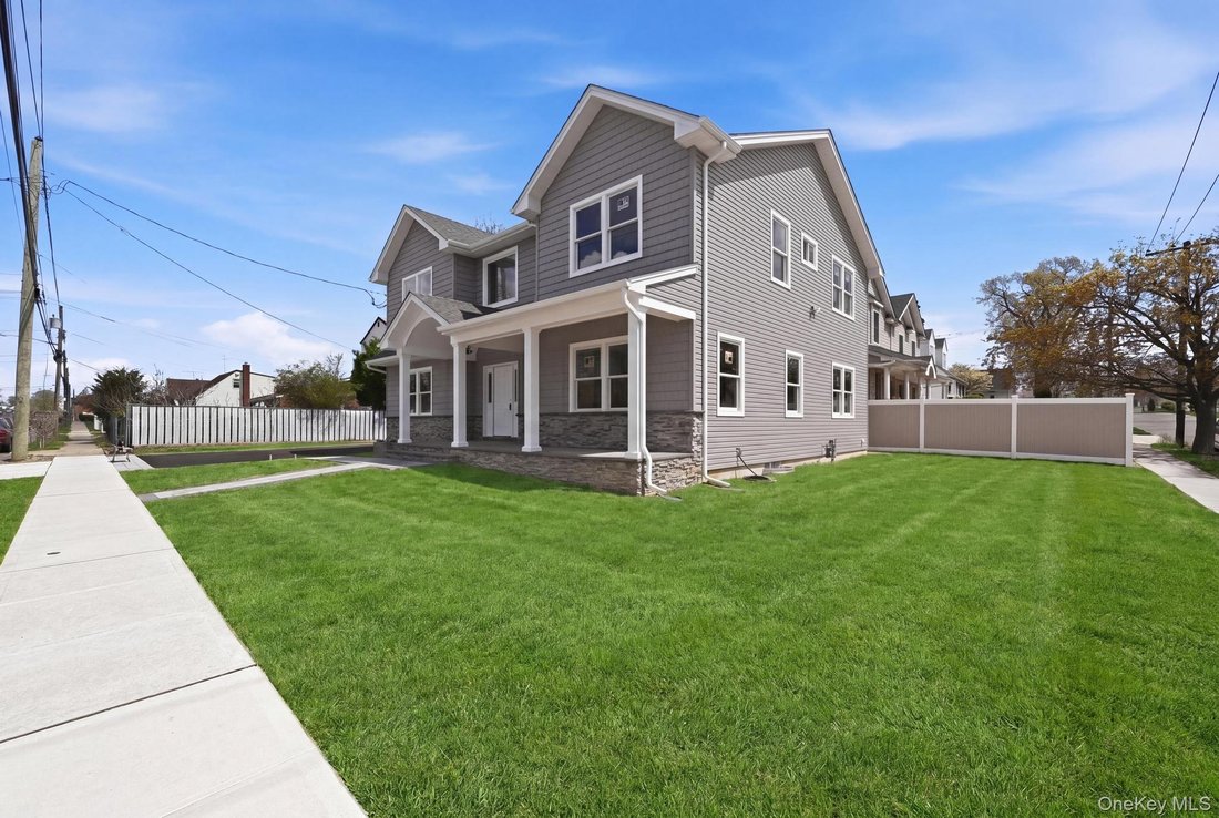 House in Elmont, New York, United States 2 - 17726649