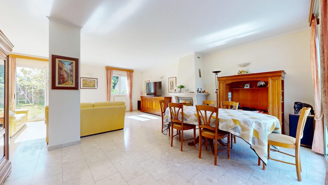House in Ormesson-sur-Marne, Ile-de-France, France 2 - 17727524
