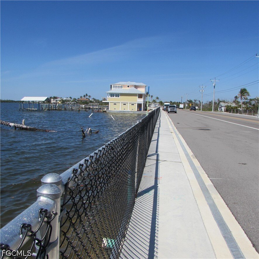 Land in Cape Coral, Florida, United States 1 - 17728615