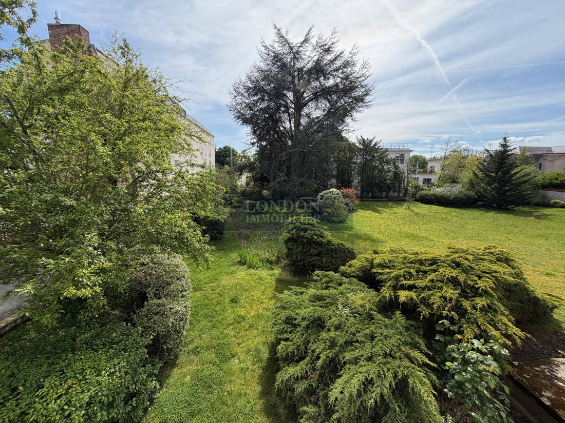 Apartment in Domaine National du Château, Versailles, France 2 - 17727455