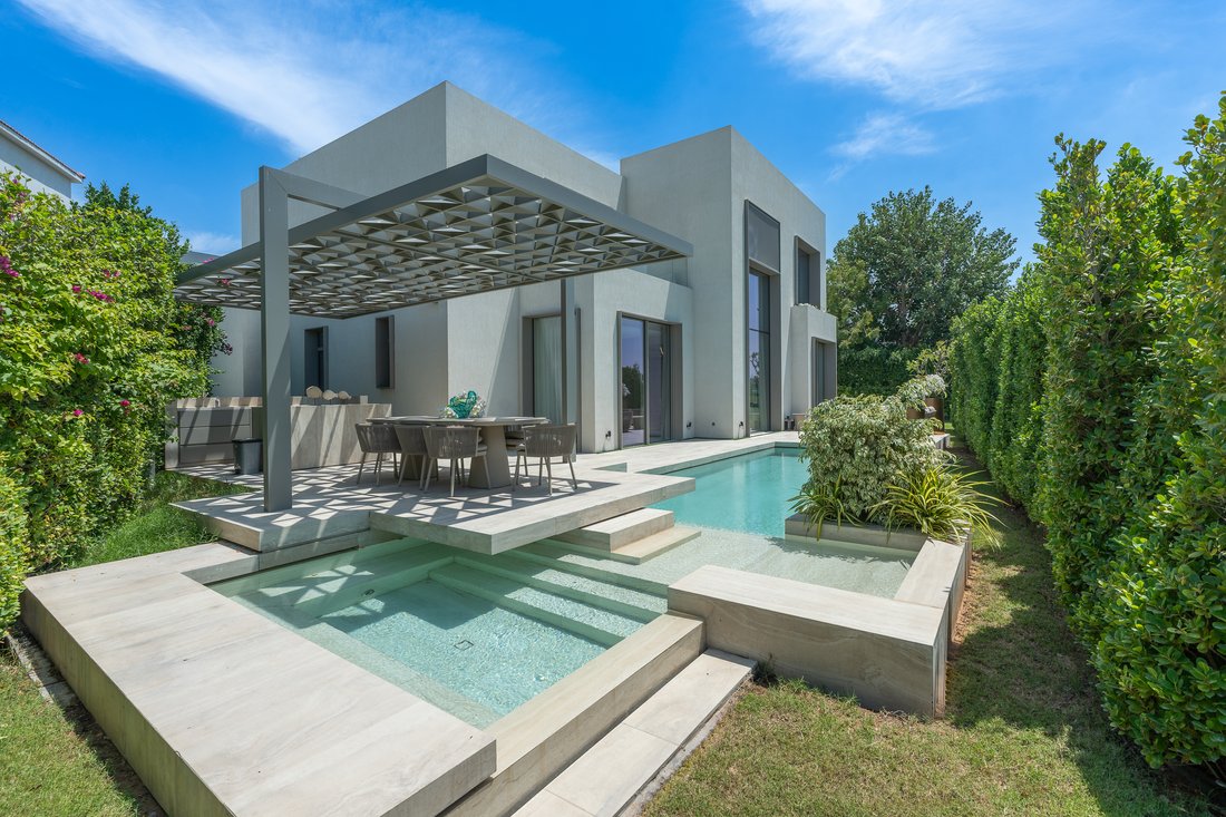 Villa in Jumeirah Islands / Juzur Jumeirah, Dubai, United Arab Emirates 1 - 17728206