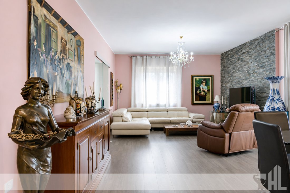 House in Center, Belluno, Veneto 1 - 17726849