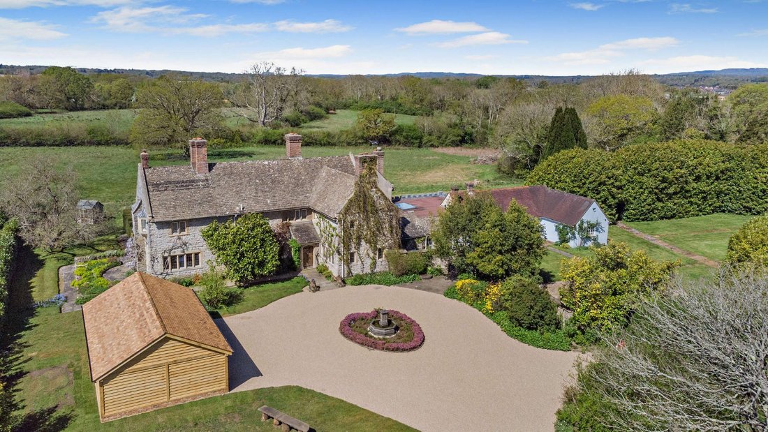 House in Tower Hill, Southwater, England 1 - 17730806
