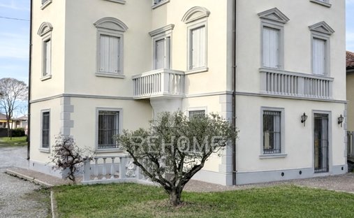 Villa in Pozzuolo del Friuli, Friuli – Venezia Giulia, Italy 1