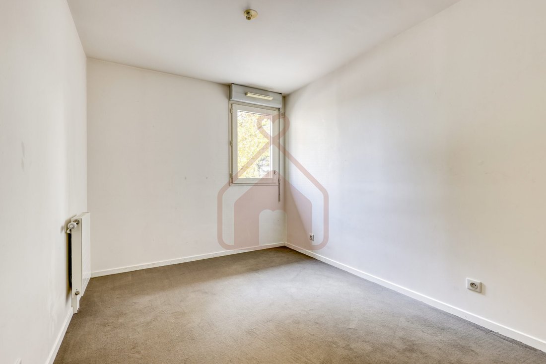 Apartment in Barnufles, Le Kremlin-Bicetre, France 3 - 17732279