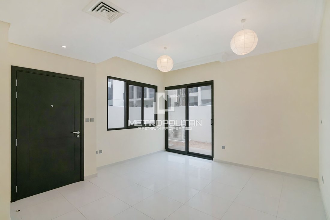 Townhouse in Damac Hills 2, Dubai, United Arab Emirates 3 - 17727284