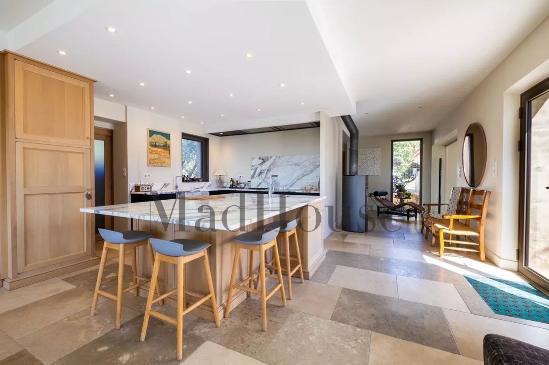 Country House in Beaumettes, Provence-Alpes-Côte d'Azur, France 5 - 17726858