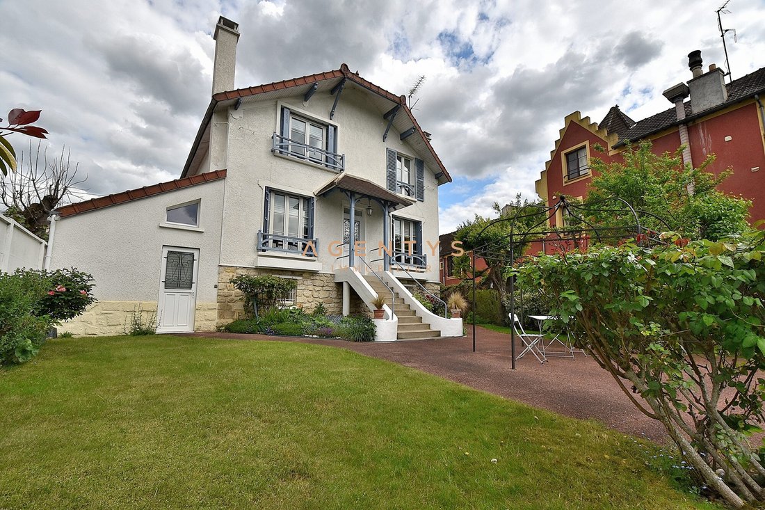 House in Chennevieres-sur-Marne, Ile-de-France, France 2 - 17732290