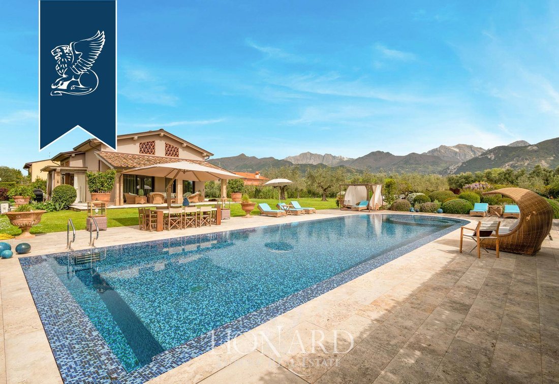Villa in Pietrasanta, Tuscany, Italy 1 - 17730852
