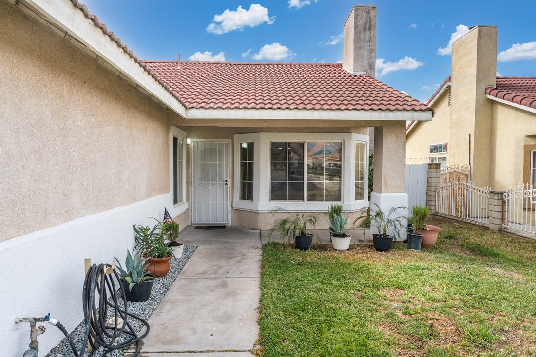 House in Fontana, California, United States 3 - 17728884