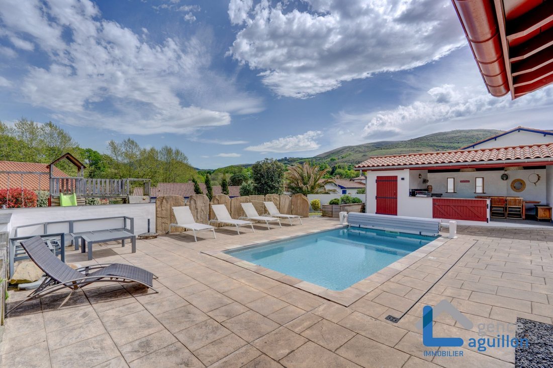 Villa in Mendi-Choko-Karrikatxar-Olhette, Urrugne, France 1 - 17622477