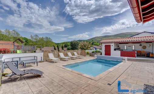Villa in Mendi-Choko-Karrikatxar-Olhette, Urrugne, France 1