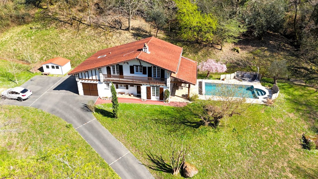 Villa in Biriatou, Nouvelle-Aquitaine, France 1 - 17456918