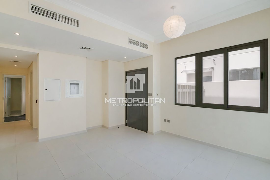 Townhouse in Damac Hills 2, Dubai, United Arab Emirates 2 - 17727284
