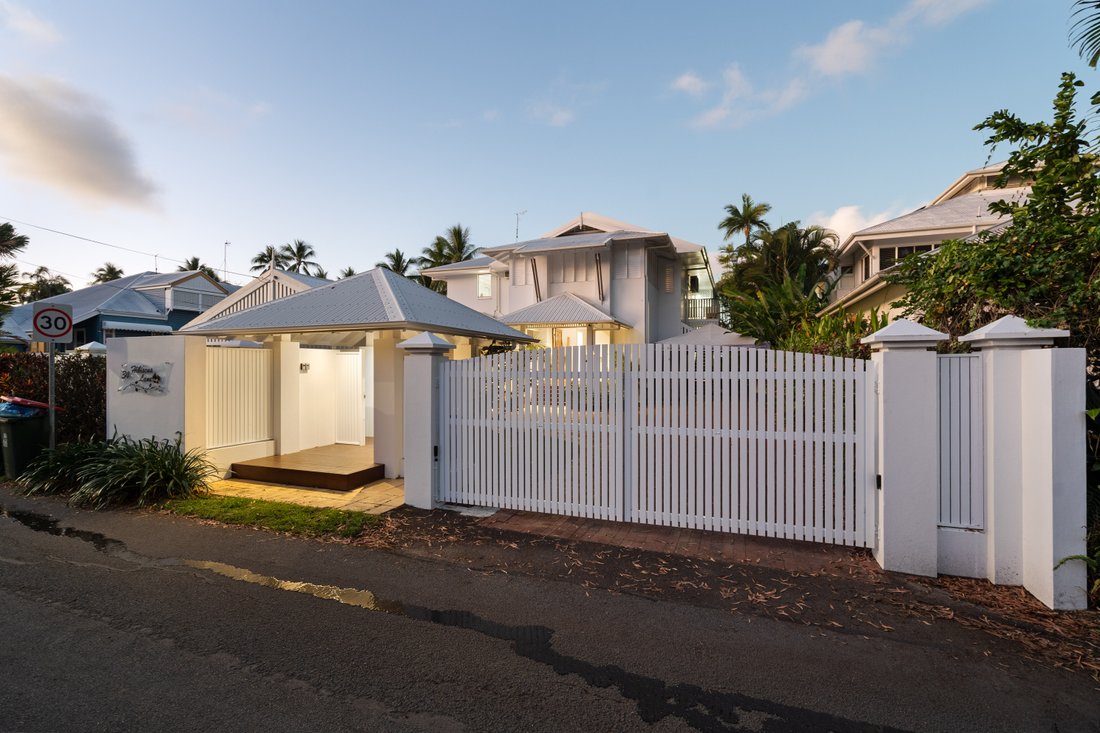 House in Holloways Beach, Queensland, Australia 4 - 17732202