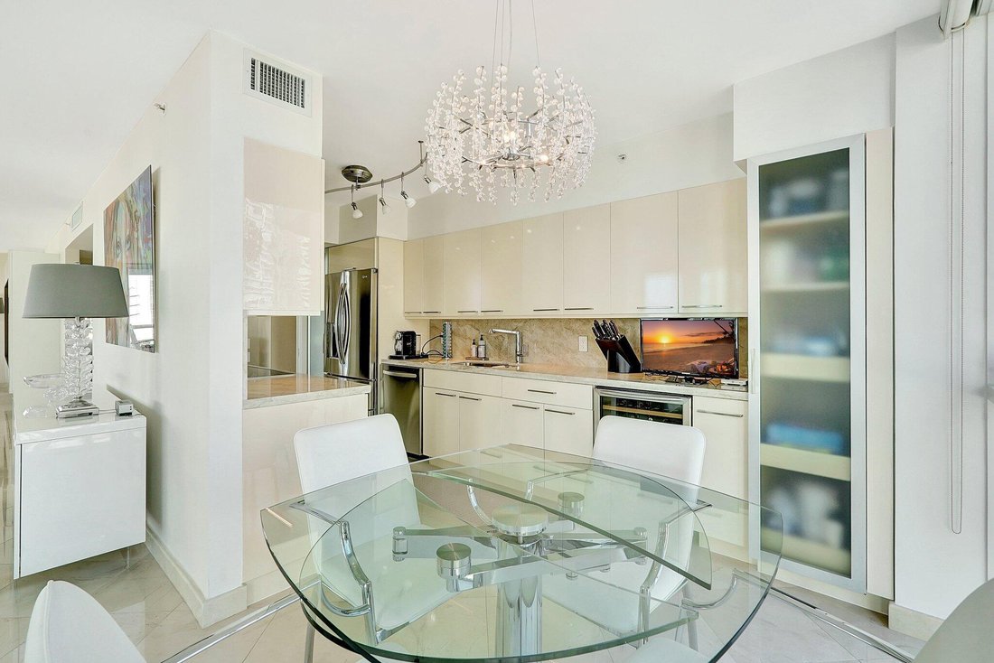 Condo in Sunny Isles Beach, Florida, United States 2 - 17729698