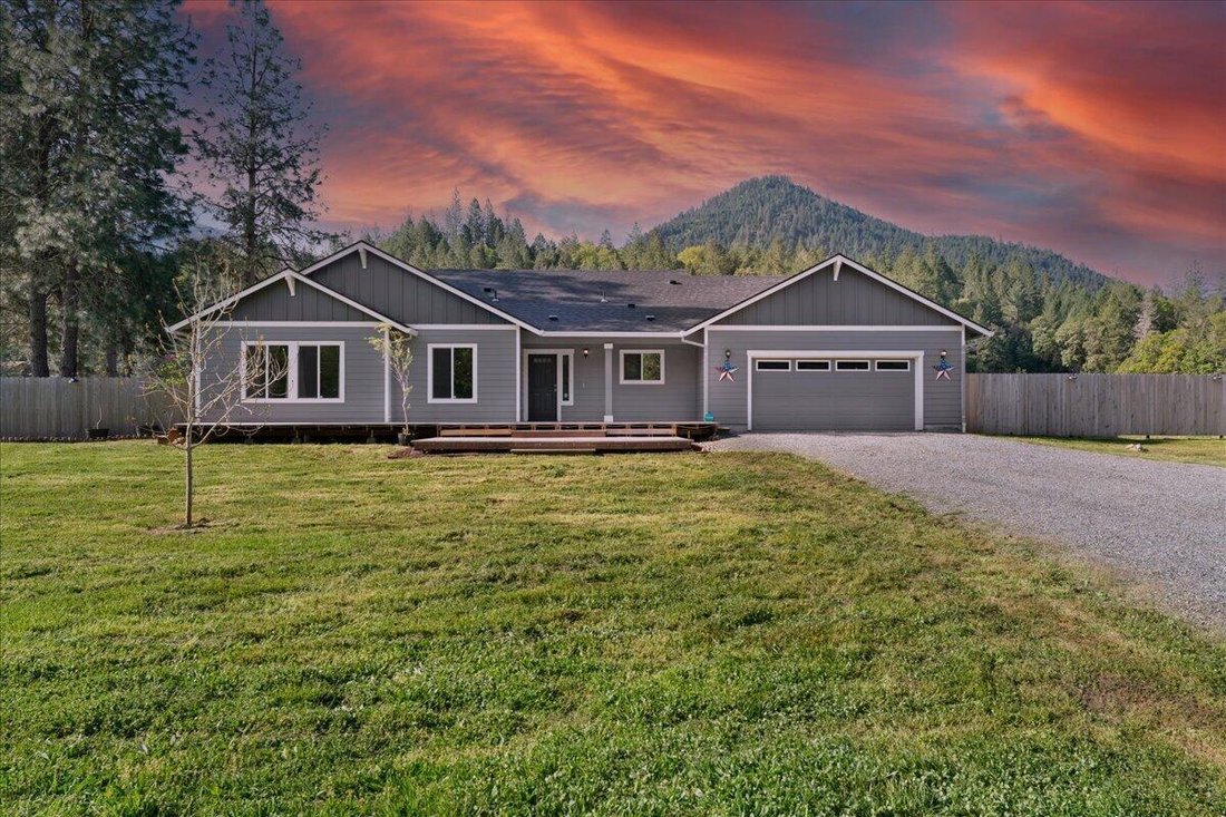House in Grants Pass, Oregon, United States 1 - 17726698