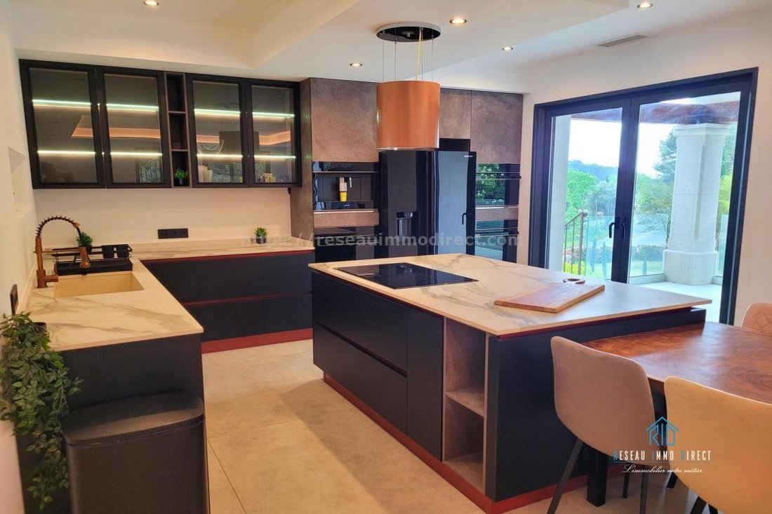 Villa in Nord, Roquefort-les-Pins, France 5 - 17726556