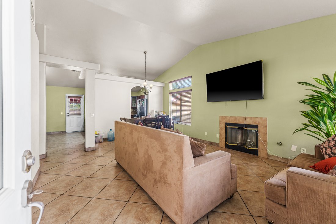 House in Fontana, California, United States 4 - 17728884