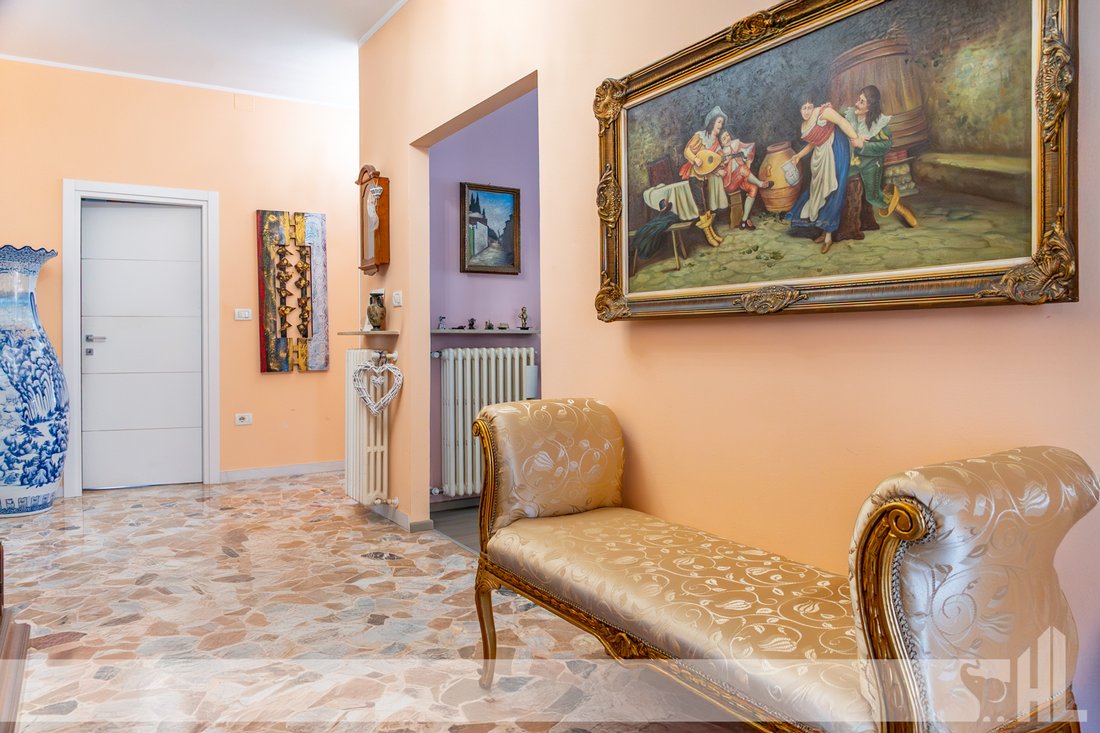 House in Center, Belluno, Veneto 3 - 17726849