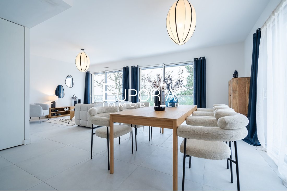 Apartment in Centre et Nord Ouest, Saint-Didier-au-Mont-d'Or, France 1 - 17732464
