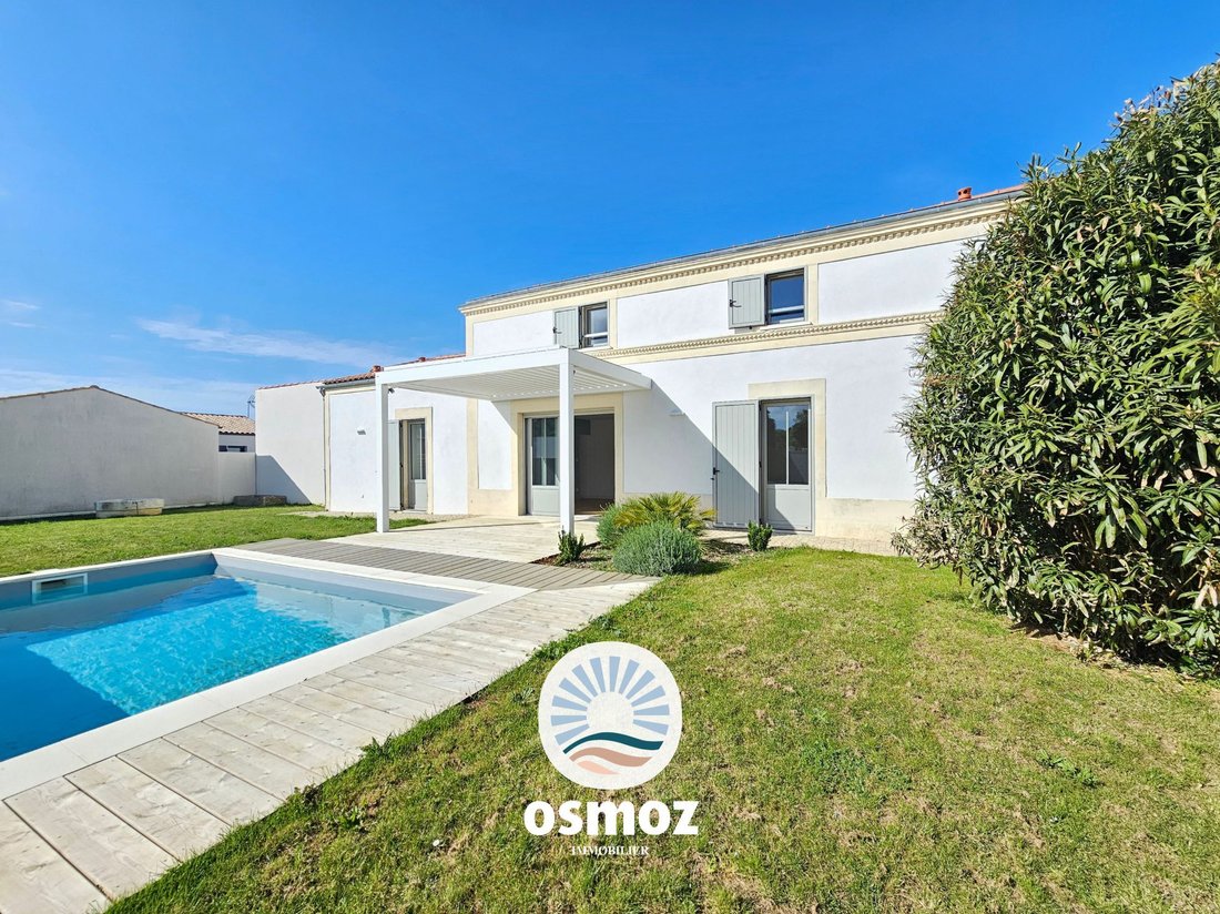 House in Saint-Laurent-de-la-Pree, Nouvelle-Aquitaine, France 1 - 15705551